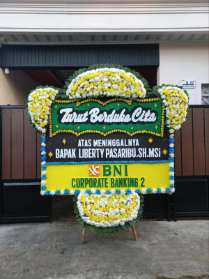 Papan Bunga Duka di Babakan Pasar